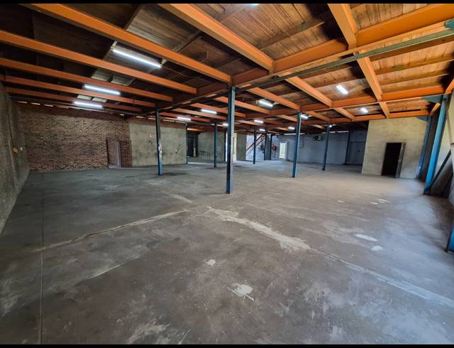 2,110M² WAREHOUSE FOR SALE IN HERIOTDALE